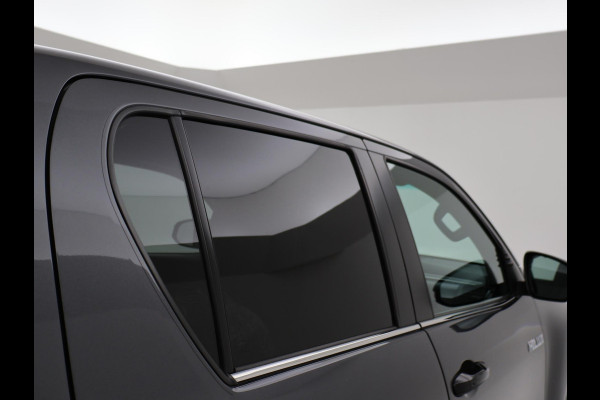 Toyota Hilux 2.4 D-4D AUT. 4X4 DOUBLE CAB EXECUTIVE ORIG. NL *41.151 KM* + ADAPTIVE CRUISE | CAMERA | STOELVERW. | NAVIGATIE