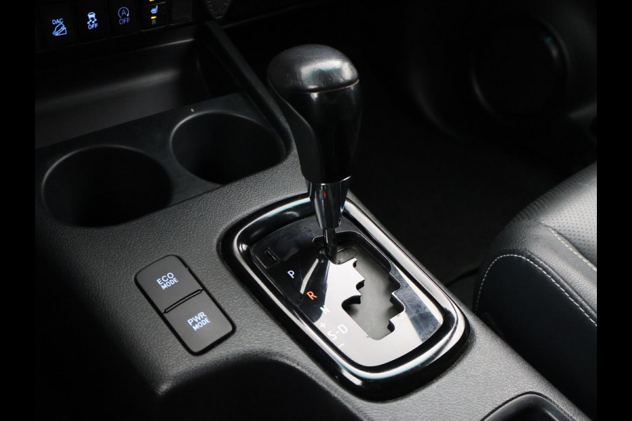 Toyota Hilux 2.4 D-4D AUT. 4X4 DOUBLE CAB EXECUTIVE ORIG. NL *41.151 KM* + ADAPTIVE CRUISE | CAMERA | STOELVERW. | NAVIGATIE