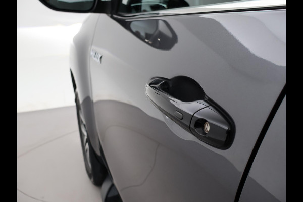 Toyota Hilux 2.4 D-4D AUT. 4X4 DOUBLE CAB EXECUTIVE ORIG. NL *41.151 KM* + ADAPTIVE CRUISE | CAMERA | STOELVERW. | NAVIGATIE