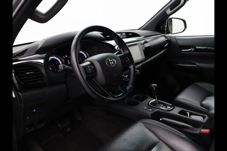 Toyota Hilux 2.4 D-4D AUT. 4X4 DOUBLE CAB EXECUTIVE ORIG. NL *41.151 KM* + ADAPTIVE CRUISE | CAMERA | STOELVERW. | NAVIGATIE