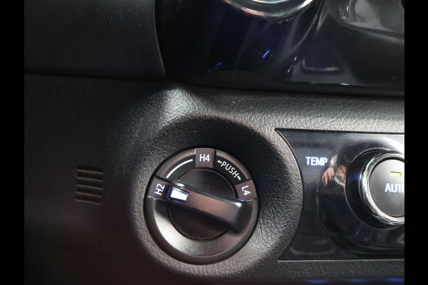 Toyota Hilux 2.4 D-4D AUT. 4X4 DOUBLE CAB EXECUTIVE ORIG. NL *41.151 KM* + ADAPTIVE CRUISE | CAMERA | STOELVERW. | NAVIGATIE