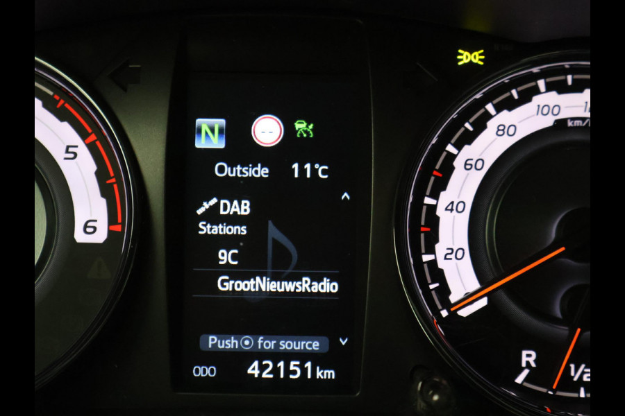 Toyota Hilux 2.4 D-4D AUT. 4X4 DOUBLE CAB EXECUTIVE ORIG. NL *41.151 KM* + ADAPTIVE CRUISE | CAMERA | STOELVERW. | NAVIGATIE