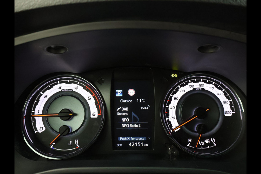 Toyota Hilux 2.4 D-4D AUT. 4X4 DOUBLE CAB EXECUTIVE ORIG. NL *41.151 KM* + ADAPTIVE CRUISE | CAMERA | STOELVERW. | NAVIGATIE