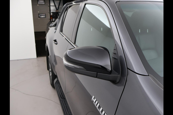 Toyota Hilux 2.4 D-4D AUT. 4X4 DOUBLE CAB EXECUTIVE ORIG. NL *41.151 KM* + ADAPTIVE CRUISE | CAMERA | STOELVERW. | NAVIGATIE