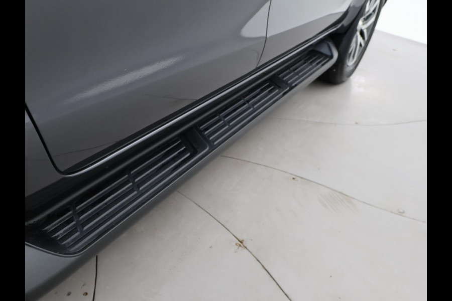 Toyota Hilux 2.4 D-4D AUT. 4X4 DOUBLE CAB EXECUTIVE ORIG. NL *41.151 KM* + ADAPTIVE CRUISE | CAMERA | STOELVERW. | NAVIGATIE