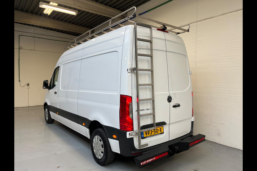 Mercedes-Benz Sprinter Automaat 211 2.2 CDI L2H2 3Persoons, Imperiaal + Trap, Kast, M-BUX, Trekhaak, RIJKLAARPRIJS! NETTE BUS!