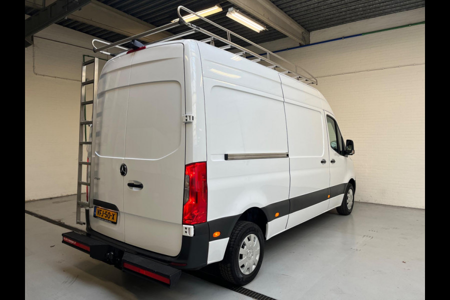 Mercedes-Benz Sprinter Automaat 211 2.2 CDI L2H2 3Persoons, Imperiaal + Trap, Kast, M-BUX, Trekhaak, RIJKLAARPRIJS! NETTE BUS!