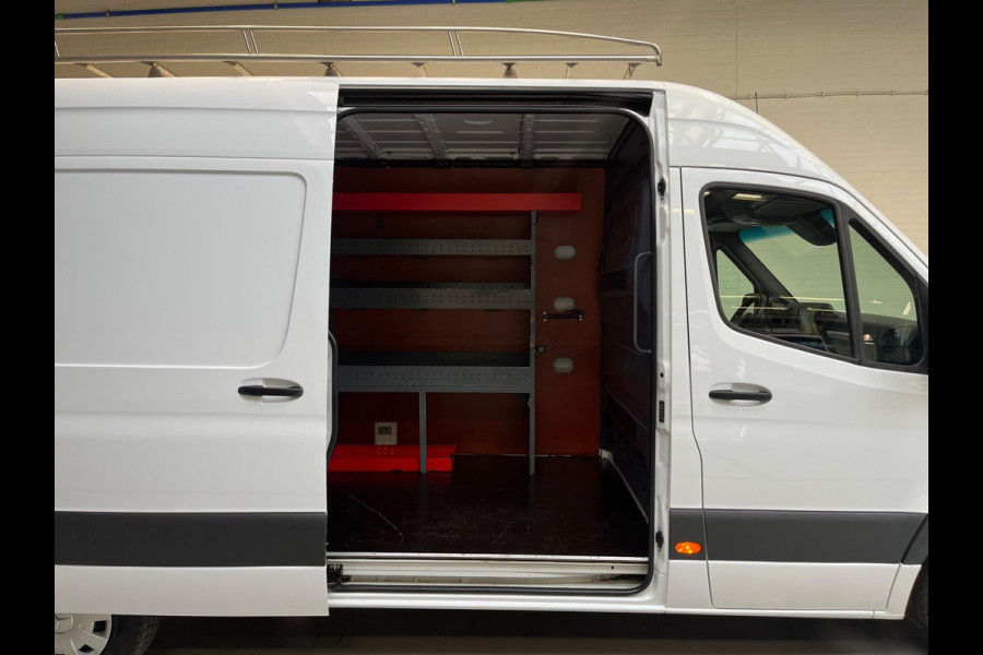Mercedes-Benz Sprinter Automaat 211 2.2 CDI L2H2 3Persoons, Imperiaal + Trap, Kast, M-BUX, Trekhaak, RIJKLAARPRIJS! NETTE BUS!
