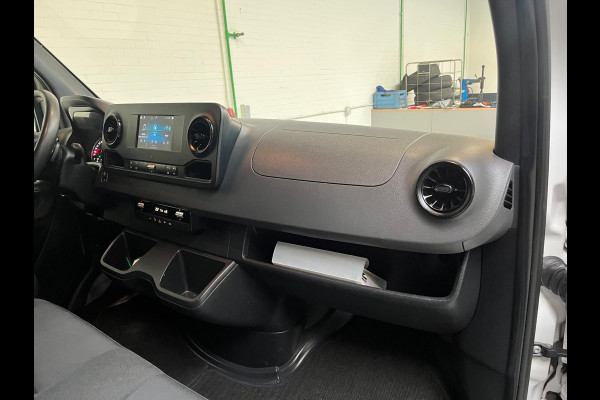 Mercedes-Benz Sprinter Automaat 211 2.2 CDI L2H2 3Persoons, Imperiaal + Trap, Kast, M-BUX, Trekhaak, RIJKLAARPRIJS! NETTE BUS!
