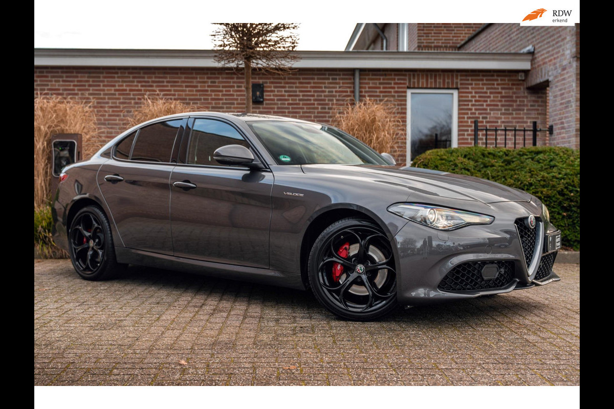 Alfa Romeo Giulia 2.0 T 280pk AWD Veloce Adaptive Camera Leder Stoel/Stuurverw. 19''