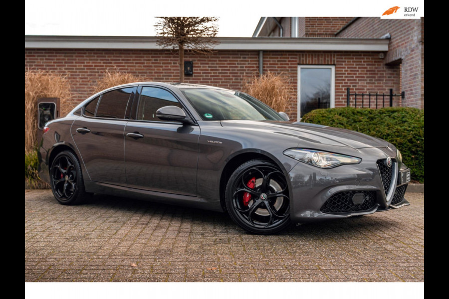 Alfa Romeo Giulia 2.0 T 280pk AWD Veloce Adaptive Camera Leder Stoel/Stuurverw. 19''