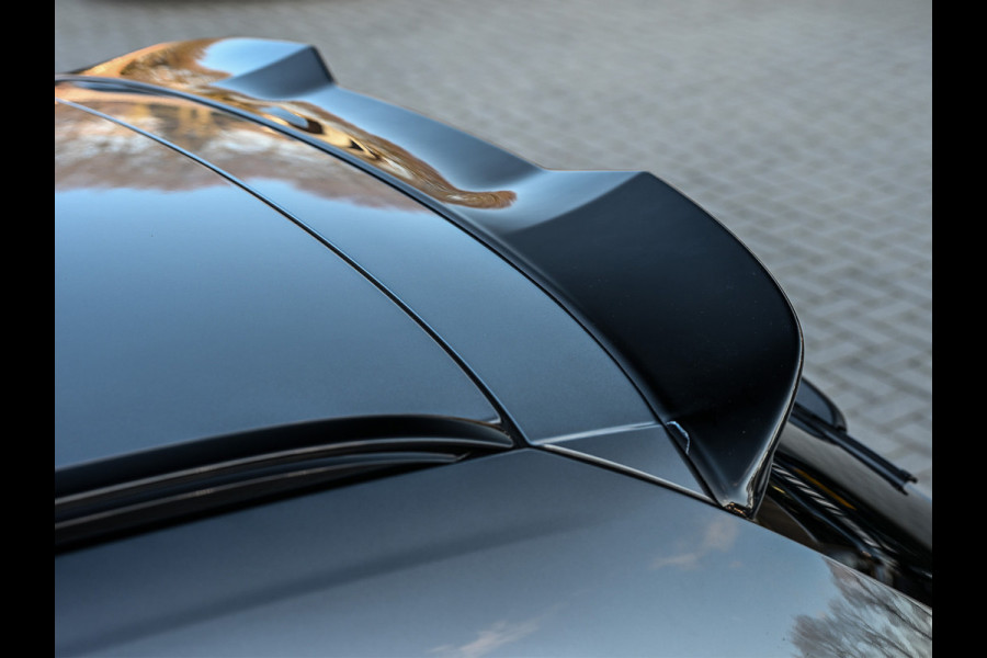 BMW 3 Serie Touring 330e xDrive · M sport · Accu 19,5kWh · Trekhaak · Panoramadak · Active Cruise · Panoramadak · Camera · Ambiance interieu