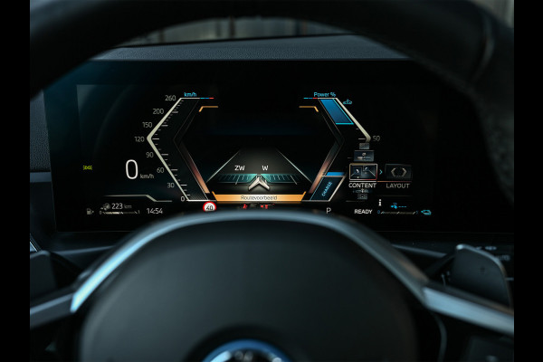 BMW 3 Serie Touring 330e xDrive · M sport · Accu 19,5kWh · Trekhaak · Panoramadak · Active Cruise · Panoramadak · Camera · Ambiance interieu