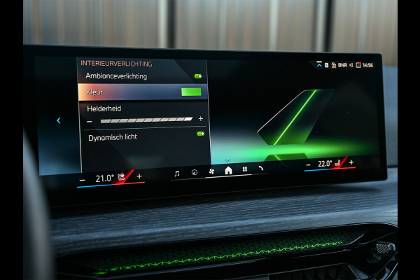 BMW 3 Serie Touring 330e xDrive · M sport · Accu 19,5kWh · Trekhaak · Panoramadak · Active Cruise · Camera · Ambiance interieur ·