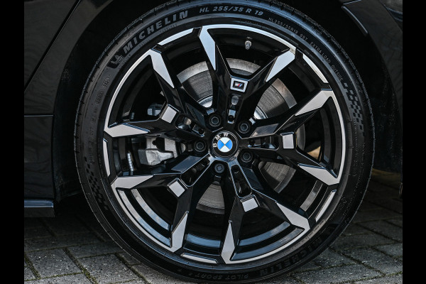BMW 3 Serie Touring 330e xDrive · M sport · Accu 19,5kWh · Trekhaak · Active Cruise · Hifi audio · Camera · Ambiance interieur · Full Stylin