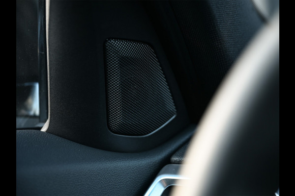 BMW 3 Serie Touring 330e xDrive · M sport · Accu 19,5kWh · Trekhaak · Active Cruise · Hifi audio · Camera · Ambiance interieur · Full Stylin