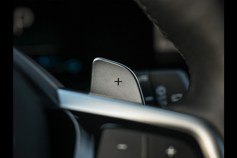 BMW 3 Serie Touring 330e xDrive · M sport · Accu 19,5kWh · Trekhaak · Active Cruise · Hifi audio · Camera · Ambiance interieur · Full Stylin