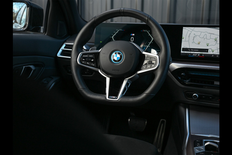 BMW 3 Serie Touring 330e xDrive · M sport · Accu 19,5kWh · Trekhaak · Active Cruise · Hifi audio · Camera · Ambiance interieur · Full Stylin