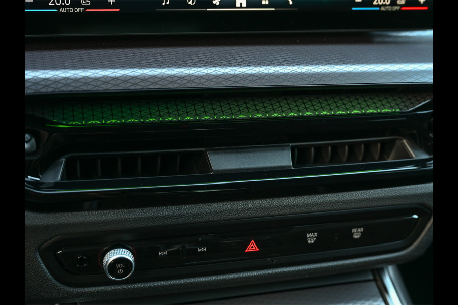 BMW 3 Serie Touring 330e xDrive · M sport · Accu 19,5kWh · Trekhaak · Active Cruise · Hifi audio · Camera · Ambiance interieur · Full Stylin