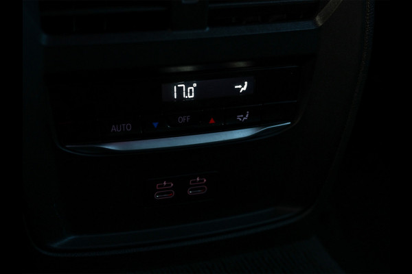 BMW 3 Serie Touring 330e xDrive · M sport · Accu 19,5kWh · Trekhaak · Active Cruise · Hifi audio · Camera · Ambiance interieur · Full Stylin