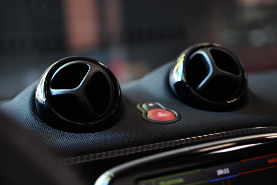 Smart Fortwo cabrio EQ Comfort PLUS - Incl. BTW - Leer - Stoel- en Stuurverwarming - LED Lampen - Achteruitrijcamera