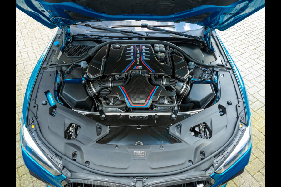 BMW 8 Serie M8 Competition Cabrio - Individual "Atlantisblue metallic" - Carbon Brakes