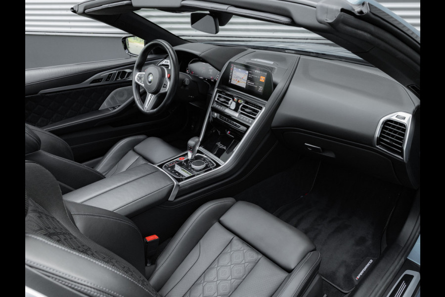 BMW 8 Serie M8 Competition Cabrio - Individual "Atlantisblue metallic" - Carbon Brakes