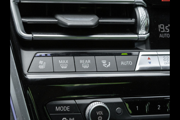 BMW 8 Serie M8 Competition Cabrio - Individual "Atlantisblue metallic" - Carbon Brakes