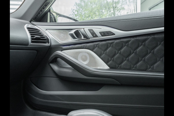 BMW 8 Serie M8 Competition Cabrio - Individual "Atlantisblue metallic" - Carbon Brakes