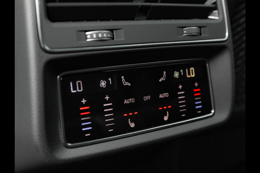 Audi Q8 4.0 TFSI RS Q8 quattro - Pano - Matrix LED - Bang & Olufsen - Trekhaak