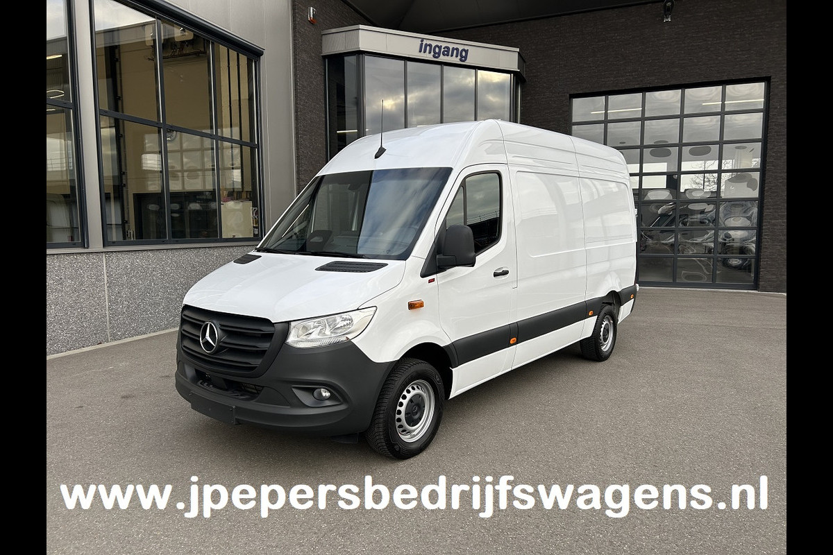 Mercedes-Benz Sprinter 317 CDI L2 H2 Pro Facelift / MBUX / Camera / Geveerde stoel / Cruise control / Airco / 270 Graden achterdeuren