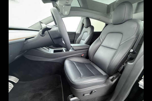 Tesla Model Y Performance 535pk AWD 75kWhWarmtepomp Panoramadak Navi Ecc Leder Lmv 21" SOH 95% Keyless Led Elek.Achterklep Memory Stoel+Stuurverwarming AMD-Ryzen­™-Processor 1e Eigenaar Origineel Nederlandse Auto fabrieksgarantie tot 14-12-2027 Batterij en Motorgarantie tot 14-12-2031/192.000km