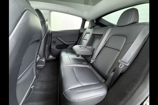 Tesla Model Y Performance 535pk AWD 75kWhWarmtepomp Panoramadak Navi Ecc Leder Lmv 21" SOH 95% Keyless Led Elek.Achterklep Memory Stoel+Stuurverwarming AMD-Ryzen­™-Processor 1e Eigenaar Origineel Nederlandse Auto fabrieksgarantie tot 14-12-2027 Batterij en Motorgarantie tot 14-12-2031/192.000km