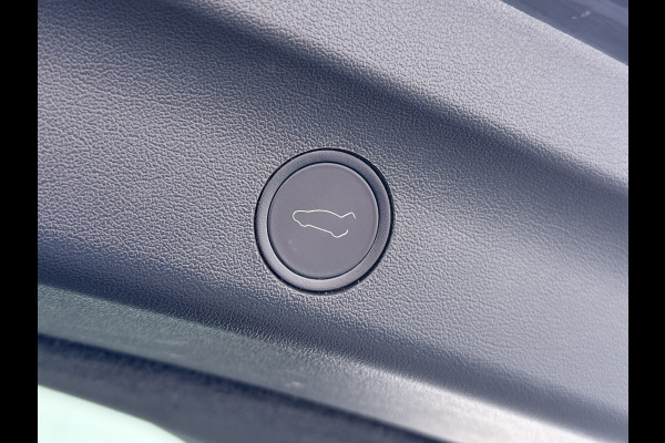 Tesla Model Y Performance 535pk AWD 75kWhWarmtepomp Panoramadak Navi Ecc Leder Lmv 21" SOH 95% Keyless Led Elek.Achterklep Memory Stoel+Stuurverwarming AMD-Ryzen­™-Processor 1e Eigenaar Origineel Nederlandse Auto fabrieksgarantie tot 14-12-2027 Batterij en Motorgarantie tot 14-12-2031/192.000km