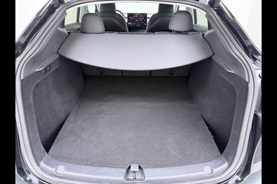Tesla Model Y Performance 535pk AWD 75kWhWarmtepomp Panoramadak Navi Ecc Leder Lmv 21" SOH 95% Keyless Led Elek.Achterklep Memory Stoel+Stuurverwarming AMD-Ryzen­™-Processor 1e Eigenaar Origineel Nederlandse Auto fabrieksgarantie tot 14-12-2027 Batterij en Motorgarantie tot 14-12-2031/192.000km