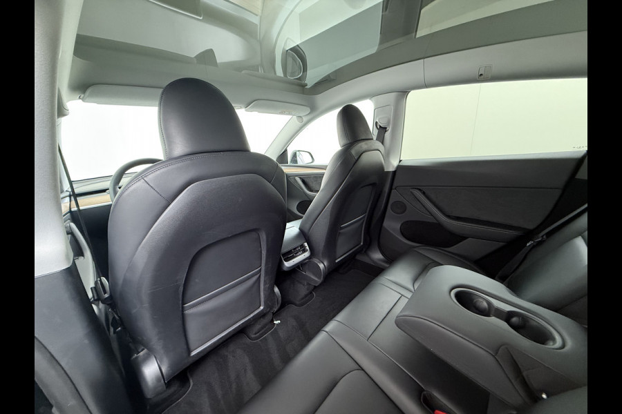 Tesla Model Y Performance 535pk AWD 75kWhWarmtepomp Panoramadak Navi Ecc Leder Lmv 21" SOH 95% Keyless Led Elek.Achterklep Memory Stoel+Stuurverwarming AMD-Ryzen­™-Processor 1e Eigenaar Origineel Nederlandse Auto fabrieksgarantie tot 14-12-2027 Batterij en Motorgarantie tot 14-12-2031/192.000km