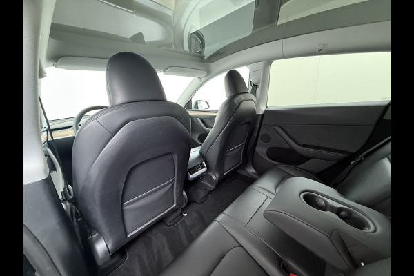 Tesla Model Y Performance 535pk AWD 75kWhWarmtepomp Panoramadak Navi Ecc Leder Lmv 21" SOH 95% Keyless Led Elek.Achterklep Memory Stoel+Stuurverwarming AMD-Ryzen­™-Processor 1e Eigenaar Origineel Nederlandse Auto fabrieksgarantie tot 14-12-2027 Batterij en Motorgarantie tot 14-12-2031/192.000km
