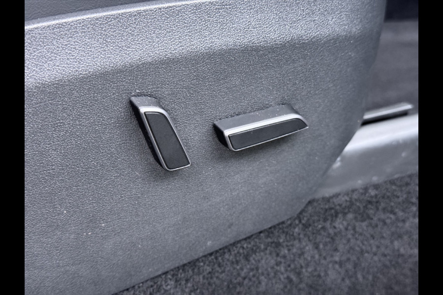 Tesla Model Y Performance 535pk AWD 75kWhWarmtepomp Panoramadak Navi Ecc Leder Lmv 21" SOH 95% Keyless Led Elek.Achterklep Memory Stoel+Stuurverwarming AMD-Ryzen­™-Processor 1e Eigenaar Origineel Nederlandse Auto fabrieksgarantie tot 14-12-2027 Batterij en Motorgarantie tot 14-12-2031/192.000km