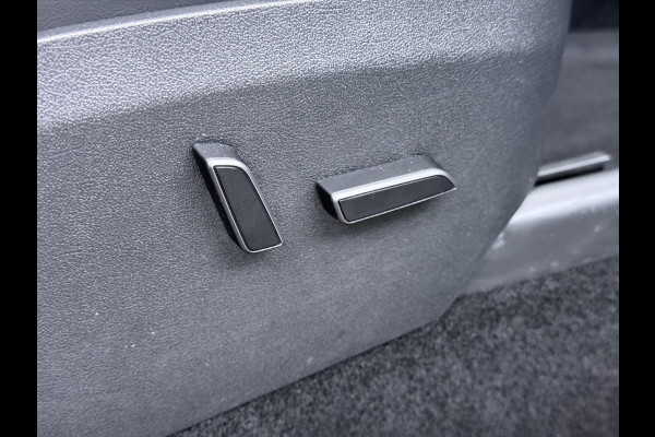 Tesla Model Y Performance 535pk AWD 75kWhWarmtepomp Panoramadak Navi Ecc Leder Lmv 21" SOH 95% Keyless Led Elek.Achterklep Memory Stoel+Stuurverwarming AMD-Ryzen­™-Processor 1e Eigenaar Origineel Nederlandse Auto fabrieksgarantie tot 14-12-2027 Batterij en Motorgarantie tot 14-12-2031/192.000km