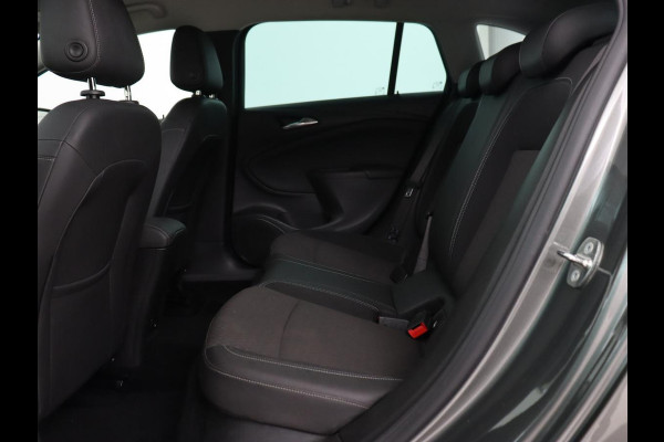 Opel Astra 1.4 Turbo Innovation | Navigatie | Camera | Carplay | Keyless | Full-LED | Climate control | PDC | Cruise control | Dodehoek detectie