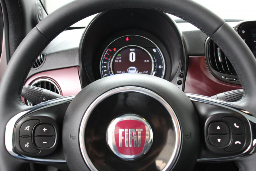 Fiat 500 1.2 Lounge | Lederen Bekleding | Climate control | Panorama dak | Parkeer sensoren | Bluetooth | Lichtmetalen velgen