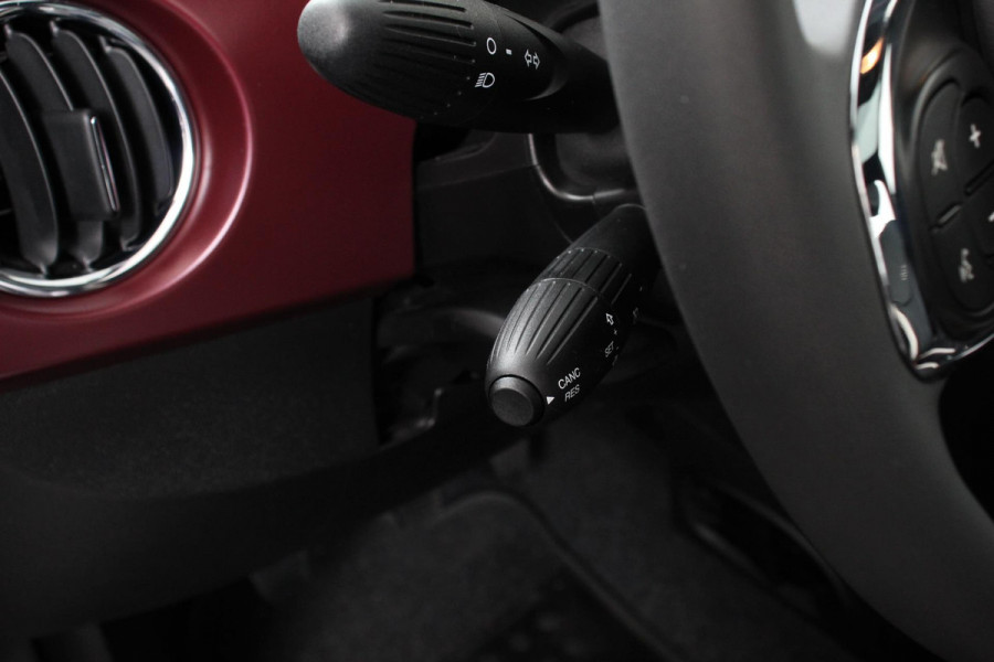 Fiat 500 1.2 Lounge | Lederen Bekleding | Climate control | Panorama dak | Parkeer sensoren | Bluetooth | Lichtmetalen velgen