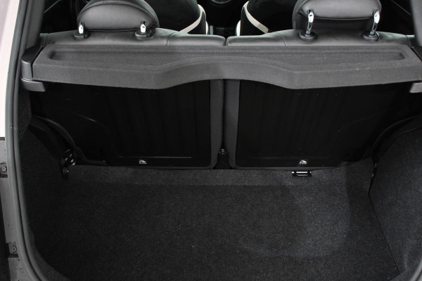 Fiat 500 1.2 Lounge | Lederen Bekleding | Climate control | Panorama dak | Parkeer sensoren | Bluetooth | Lichtmetalen velgen