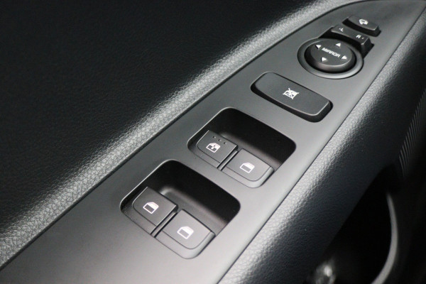 Kia Stonic 1.0 T-GDi MHEV DynamicPlusLine Automaat Two-Tone, Camera, Apple Carplay, Keyless, Climate, PDC