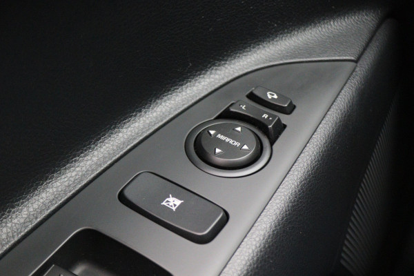 Kia Stonic 1.0 T-GDi MHEV DynamicPlusLine Automaat Two-Tone, Camera, Apple Carplay, Keyless, Climate, PDC