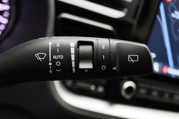 Kia Stonic 1.0 T-GDi MHEV DynamicPlusLine Automaat Two-Tone, Camera, Apple Carplay, Keyless, Climate, PDC