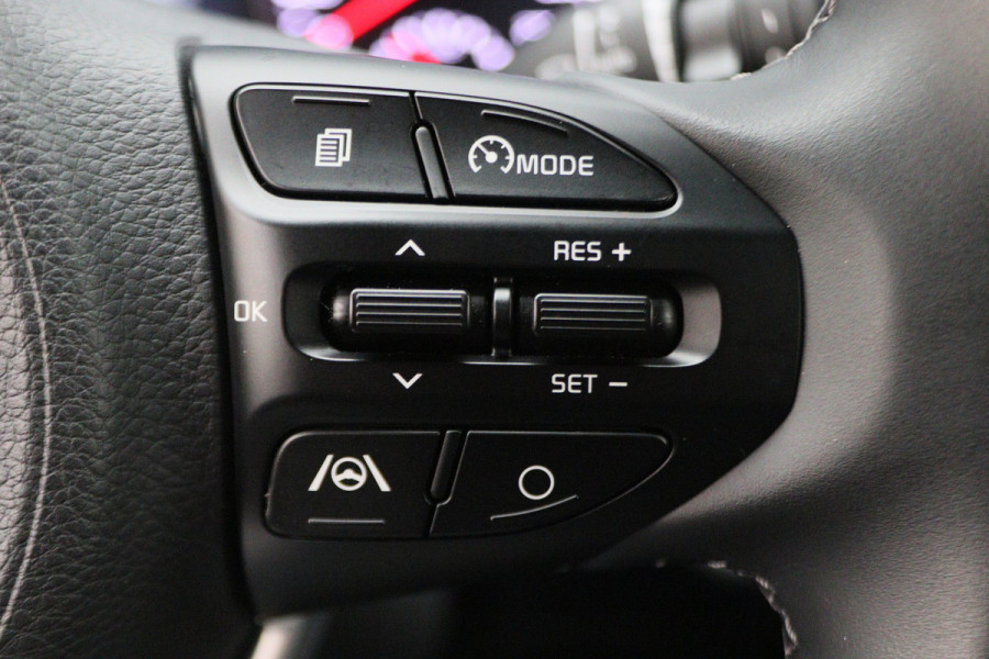 Kia Stonic 1.0 T-GDi MHEV DynamicPlusLine Automaat Two-Tone, Camera, Apple Carplay, Keyless, Climate, PDC