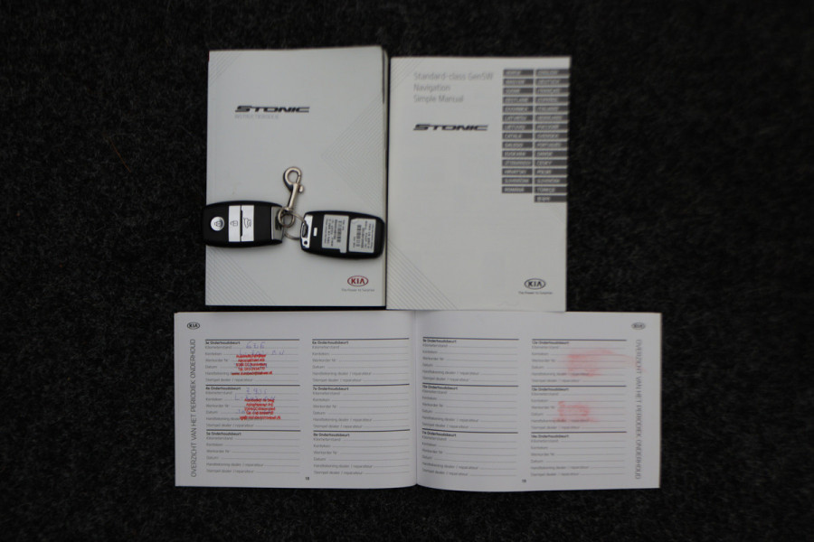 Kia Stonic 1.0 T-GDi MHEV DynamicPlusLine Automaat Two-Tone, Camera, Apple Carplay, Keyless, Climate, PDC