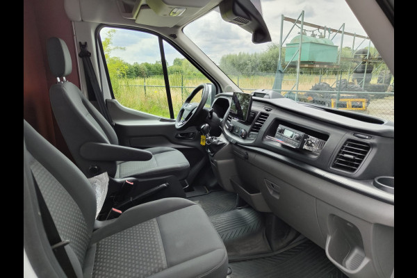 Ford Transit 2.0TDCI 130pk 350 L4H3 Navi Camera Pdc Apple Carplay Android WiFi Airco Cruise Control Voorruit-Verwarmd Regensensor DAB Schuifdeur Betonplex Vloer Wandbetimmering Roll Stability Control Led Spoorwisselassist Euro 6 Zeer Compleet!
