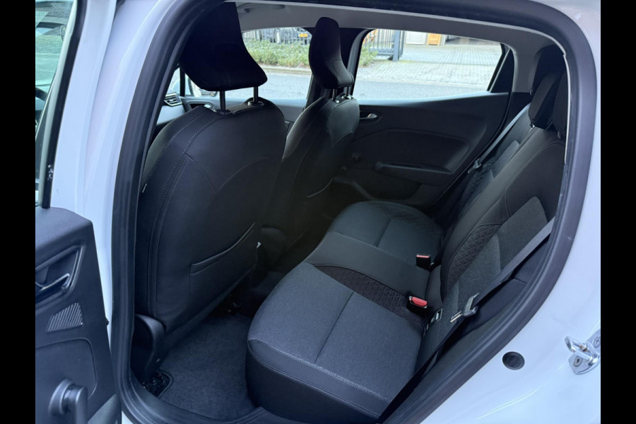 Renault Clio 1.0 TCe / Navigatie / Apple CarPlay - Android / 1e Eigenaar / ALL-Season banden / Cruise Control / PDC met optische w